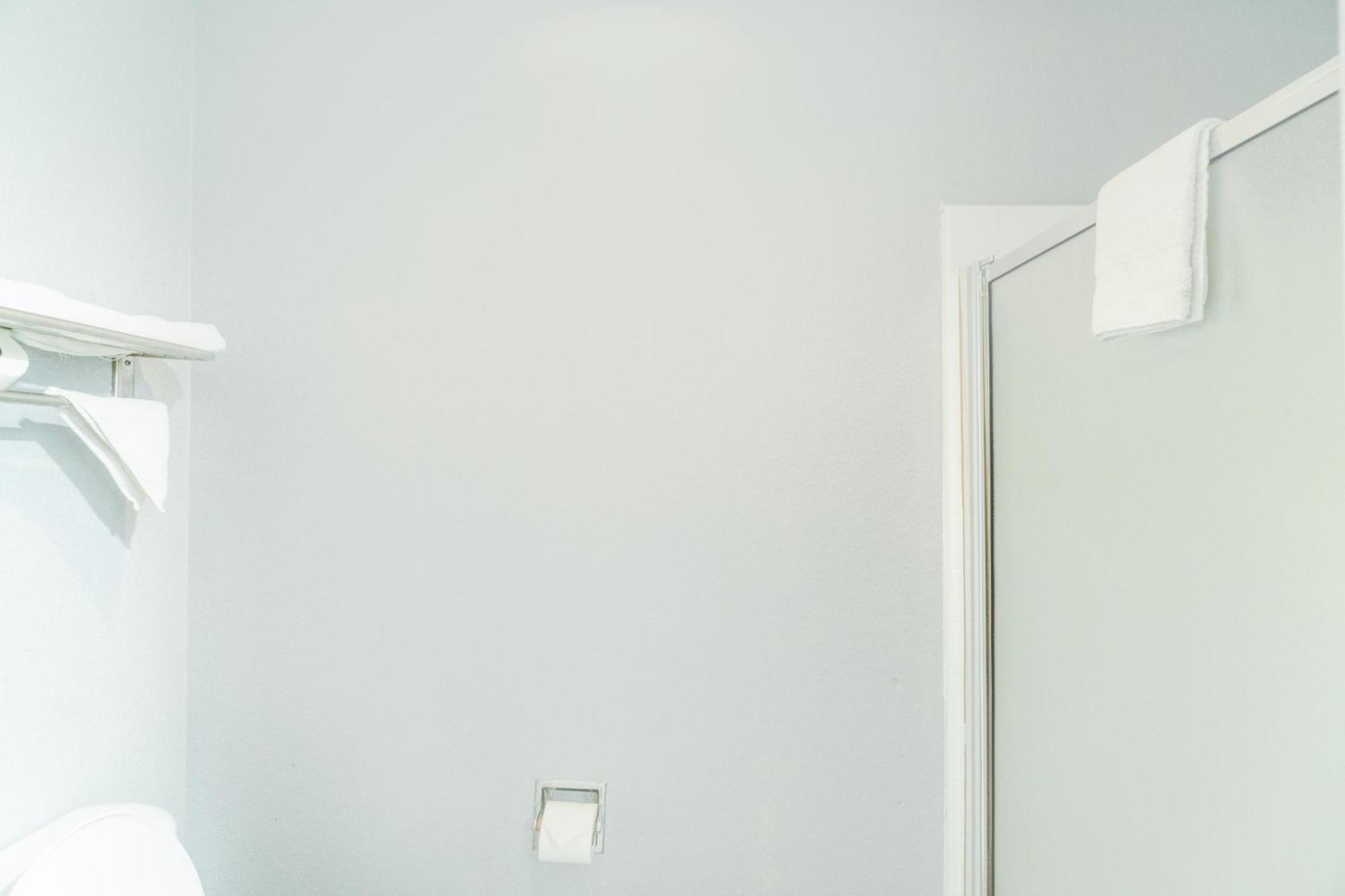 High Five Inn By Oyo Killeen Exteriér fotografie