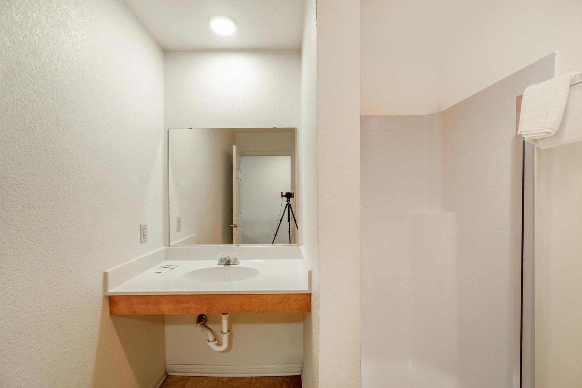 High Five Inn By Oyo Killeen Exteriér fotografie